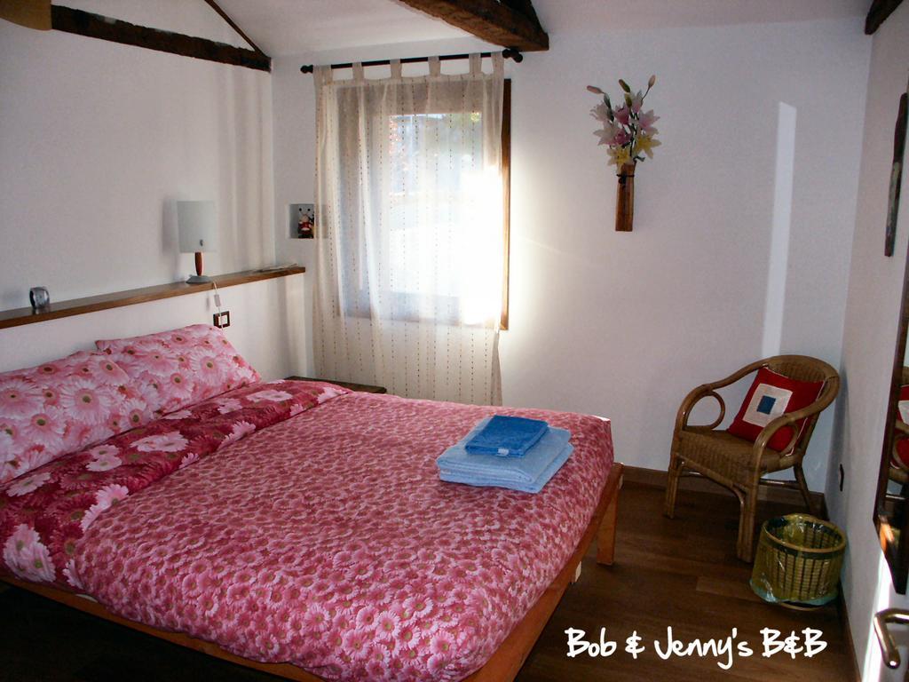 Bob And Jenny'S B&B Vicenza Szoba fotó